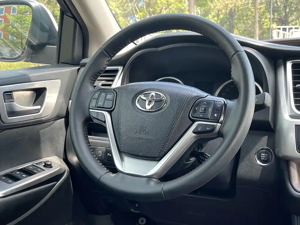 Toyota Highlander 2019 — фото 19