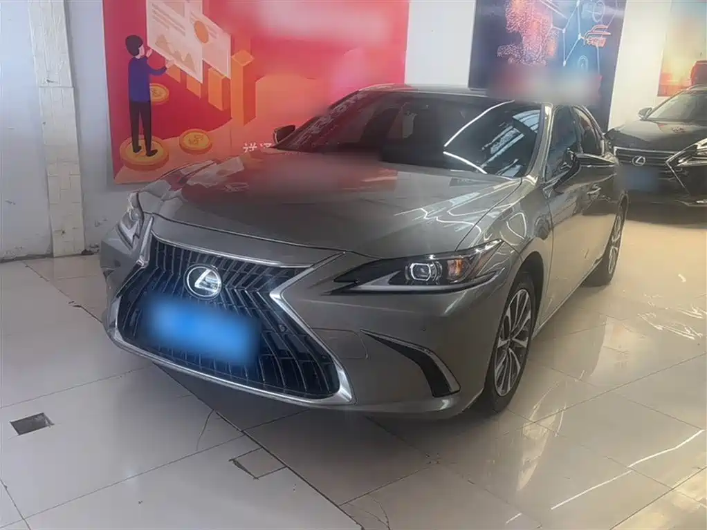 Lexus ES 2023 — фото 1