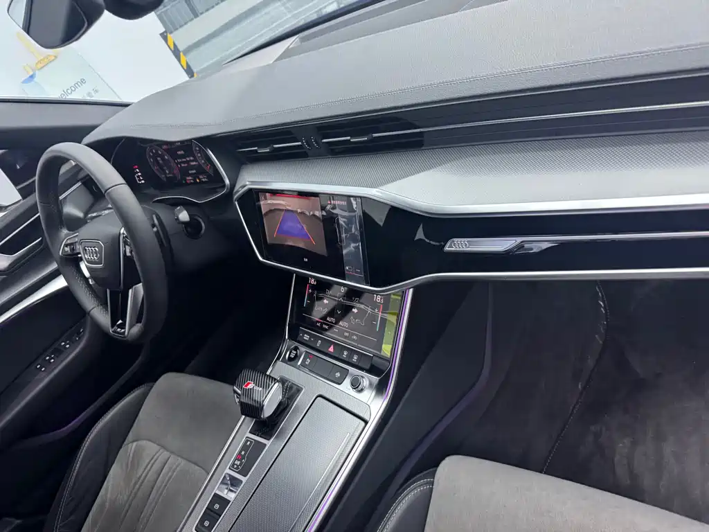 Audi A6L 2022