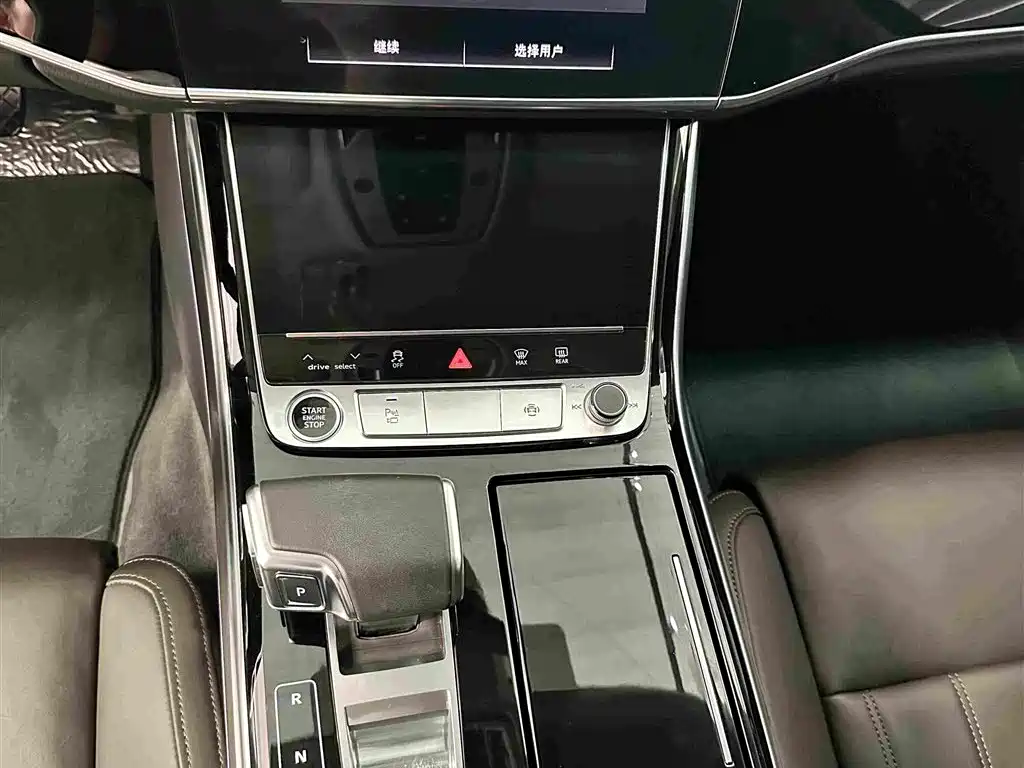 Audi A8 2023 — фото 8