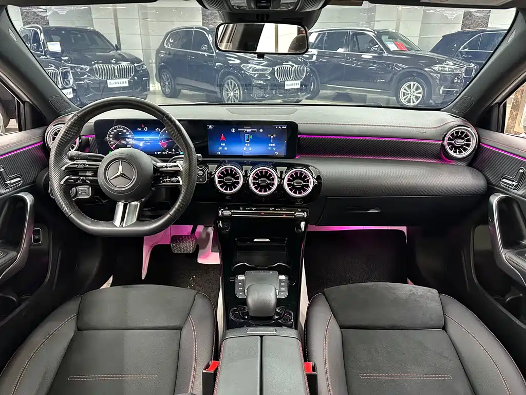 Mercedes-Benz A-Class 2024 — фото 13