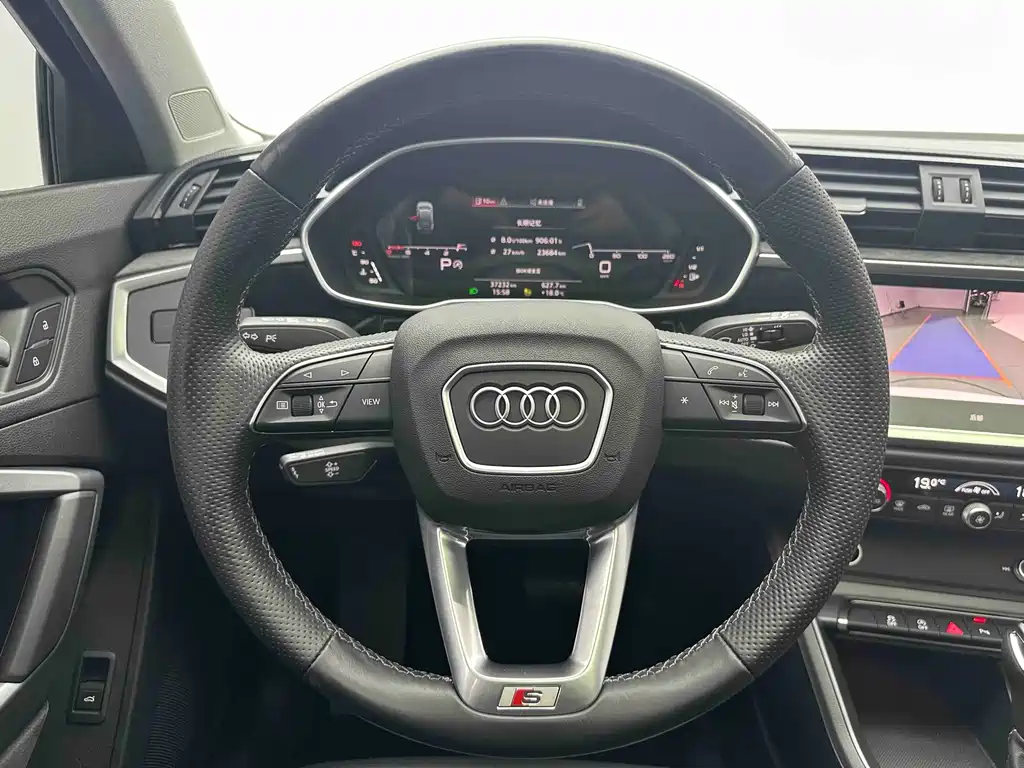 Audi Q3 Sportback 2022 — фото 18