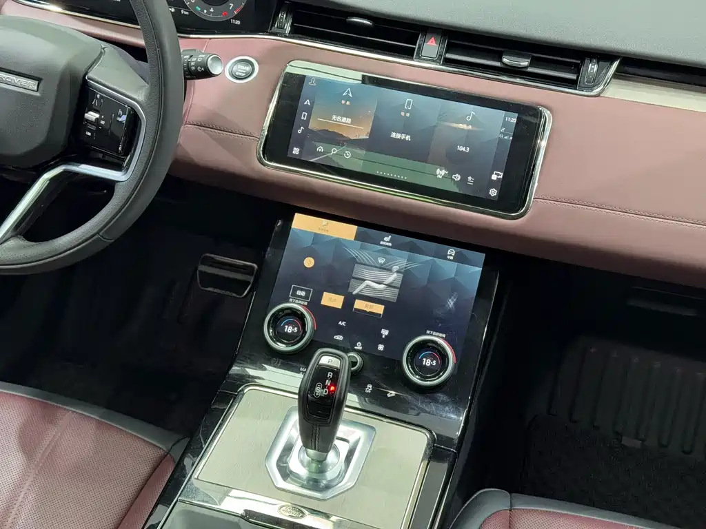 Land Rover Evoque 2023 — фото 17
