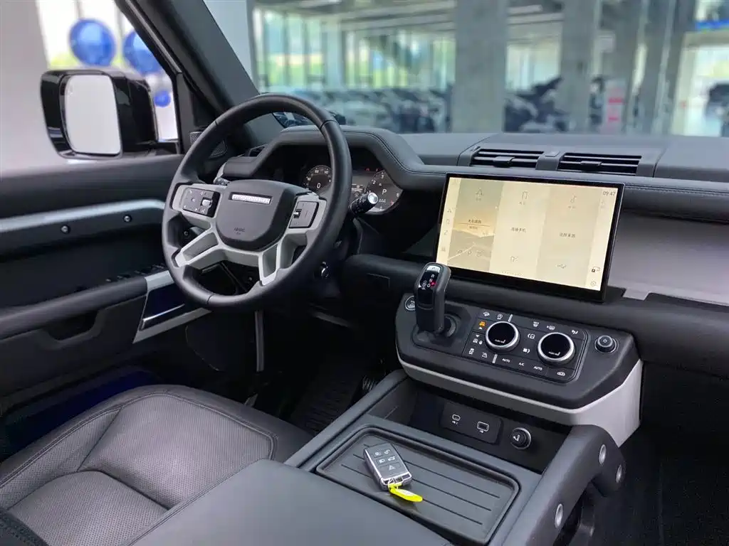Land Rover Defender 2024 — фото 13