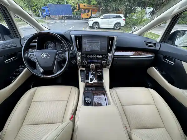 Toyota Alphard 2020