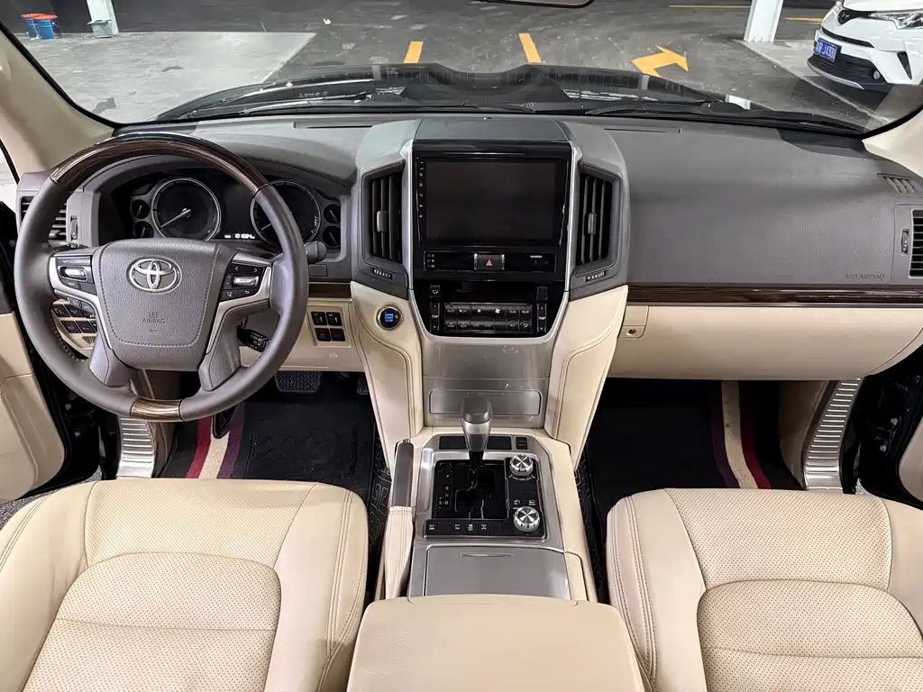 Toyota Land Cruiser 2019 — фото 15