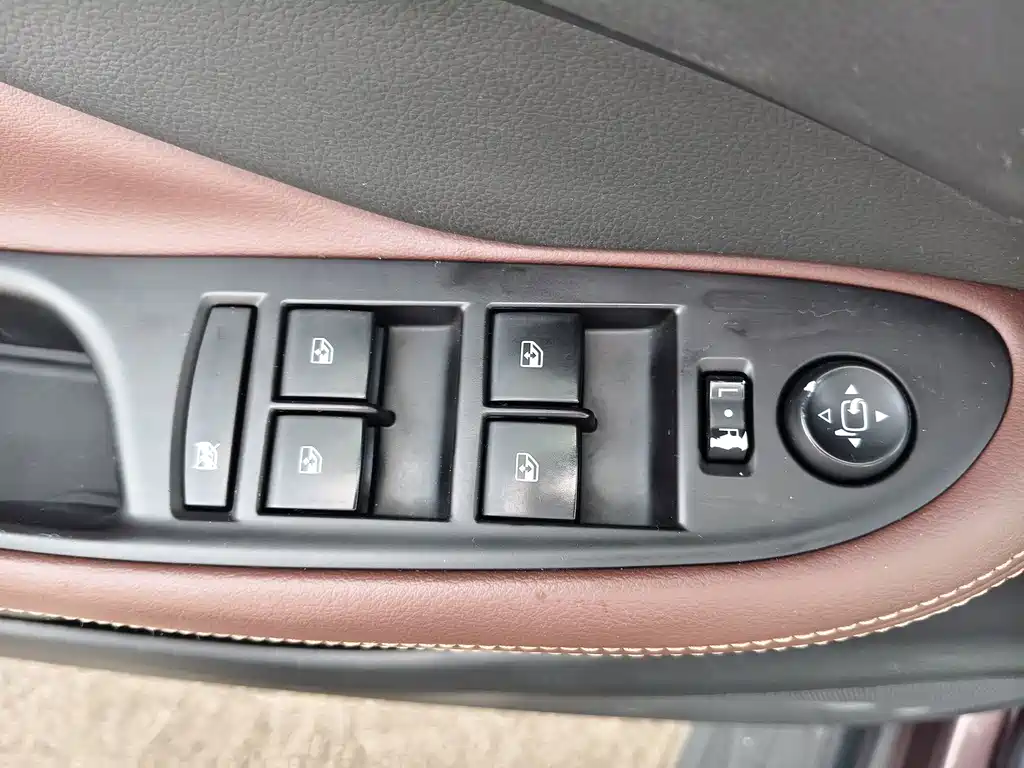 Buick Envision Plus 2018 — фото 16