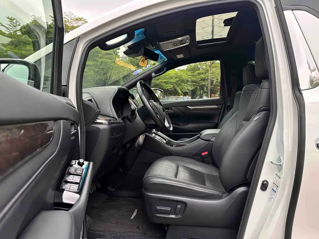 Toyota Alphard 2020 — фото 11