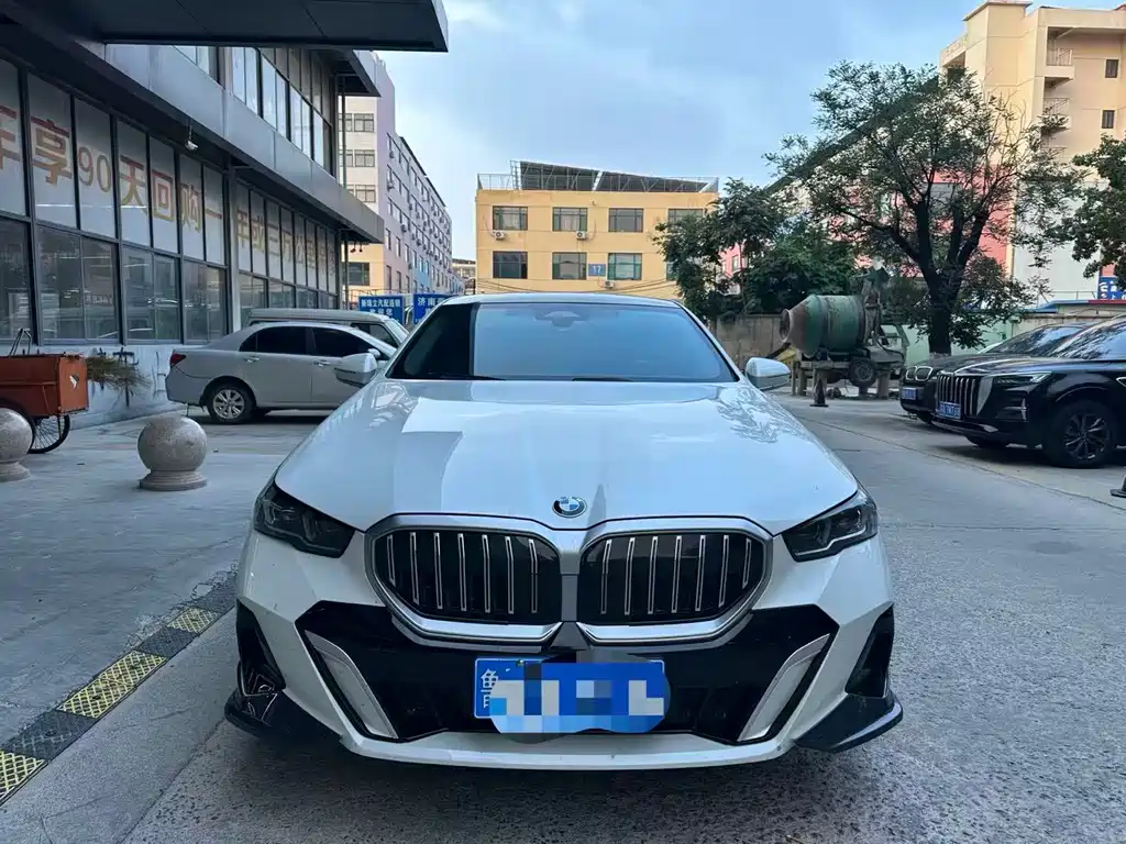 BMW 5 Series 2025