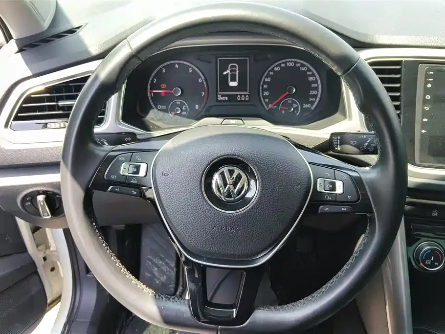 Volkswagen T-Roc 2018 — фото 15