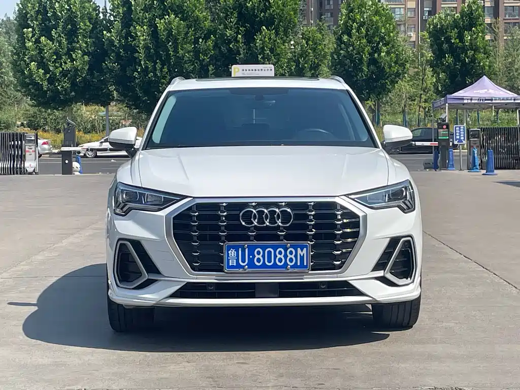Audi Q3 2022 — фото 2