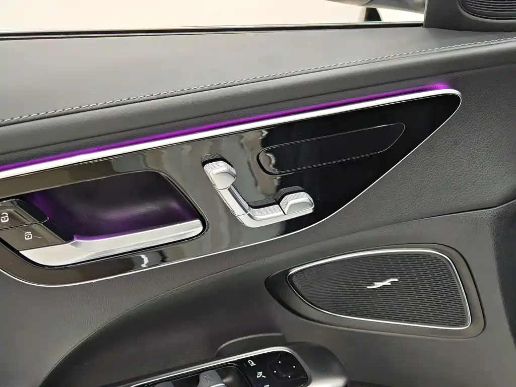 Mercedes-Benz C-Class 2024 — фото 14