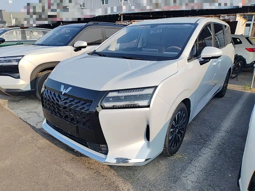 Wuling Starlight 730 New Energy 2025 — фото 1