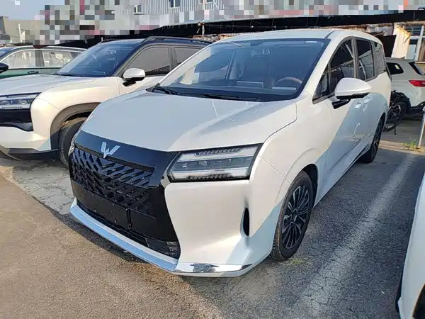 Wuling Starlight 730 New Energy 2025