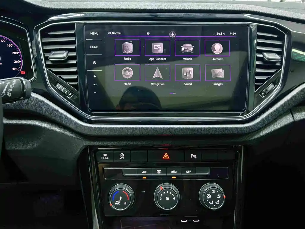 Volkswagen T-Roc 2023 — фото 15