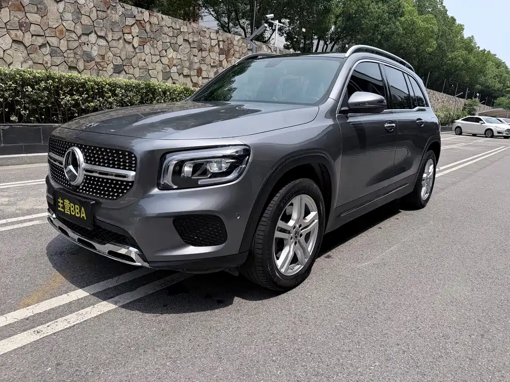 Mercedes-Benz GLB 2023 — фото 1
