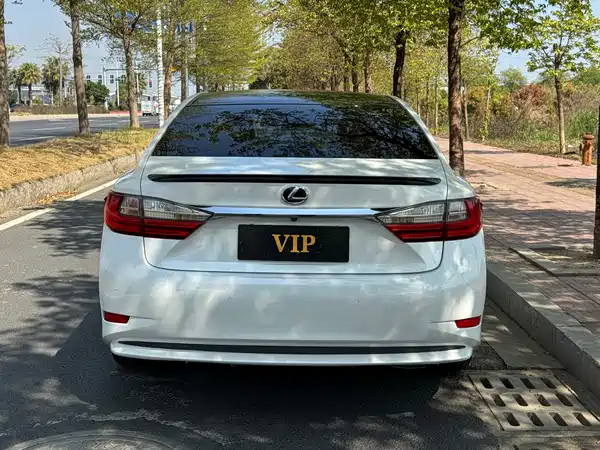 Lexus ES 2015