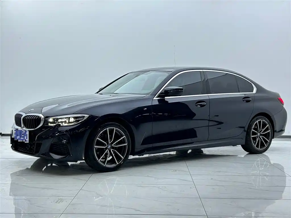 BMW 3 Series 2021 — фото 1