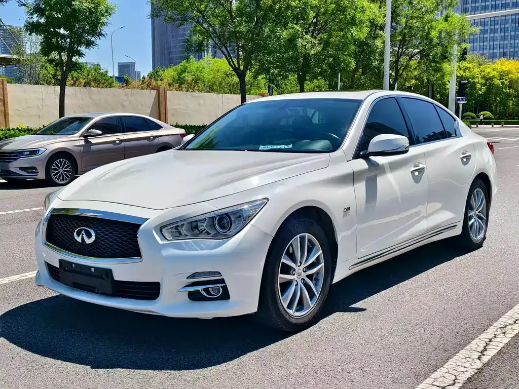 Infiniti Q50L 2017 — фото 1