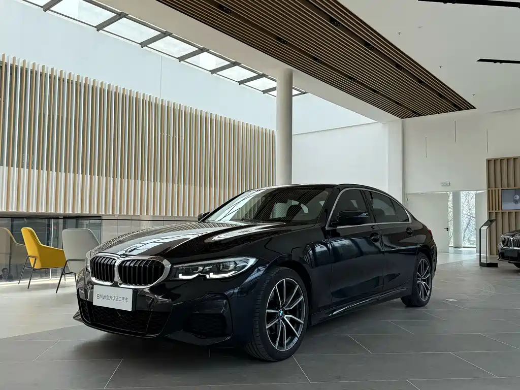 BMW 3 Series 2021 — фото 1