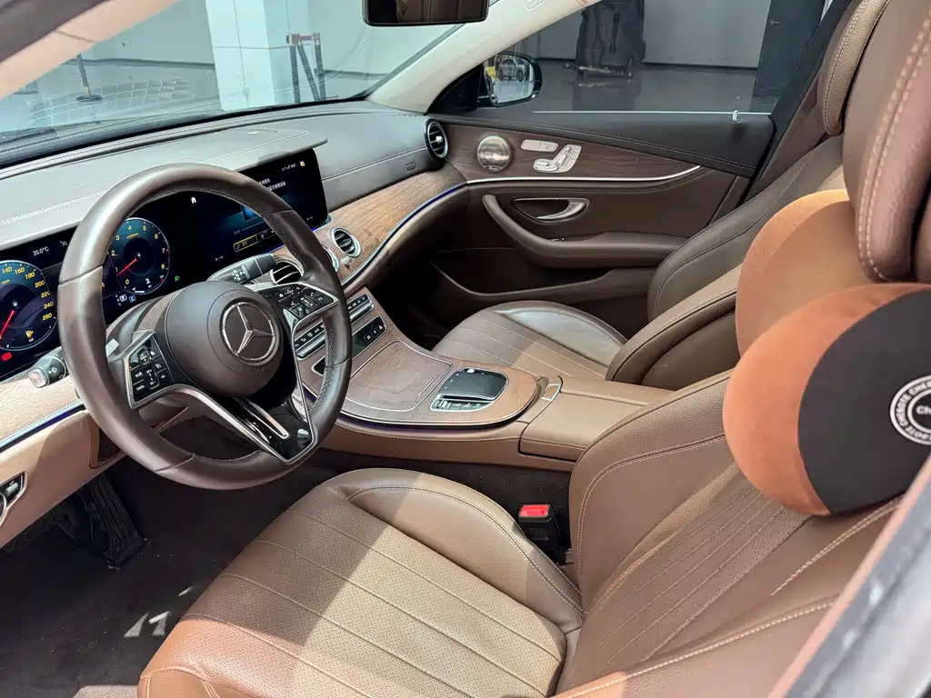 Mercedes-Benz E-Class 2023 — фото 11