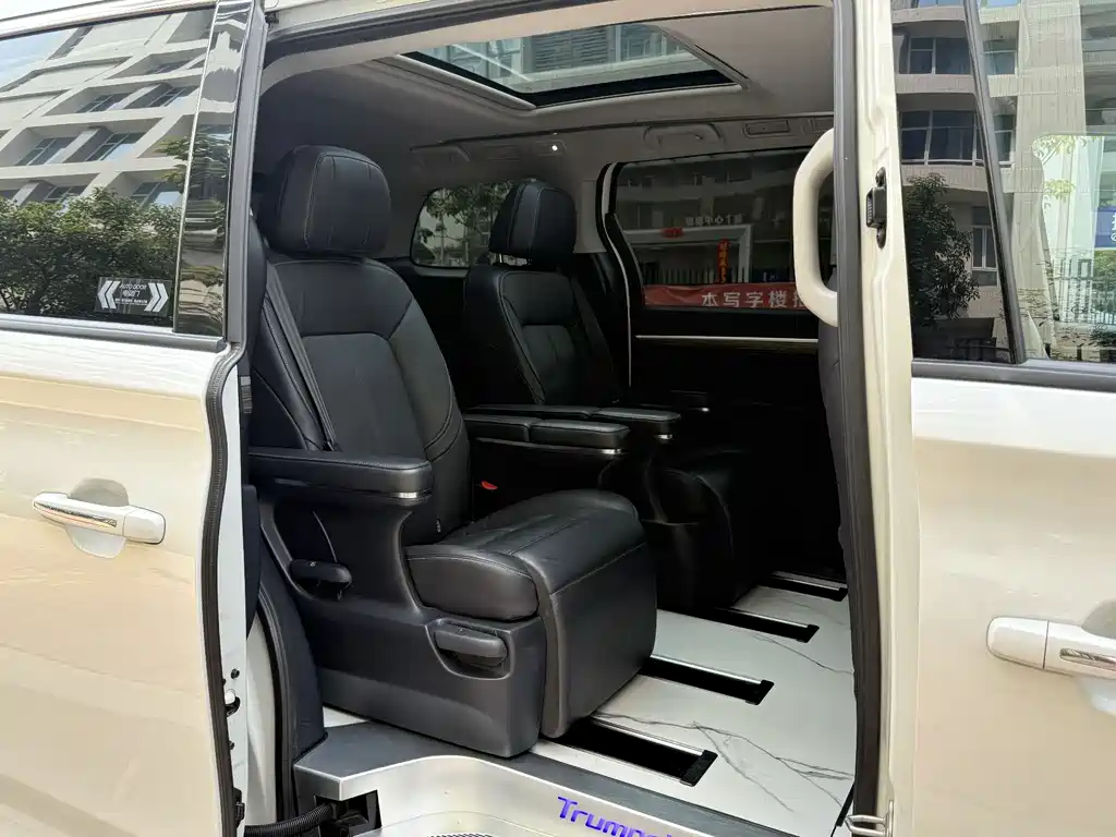 GAC Motor Trumpchi M8 2021 — фото 19