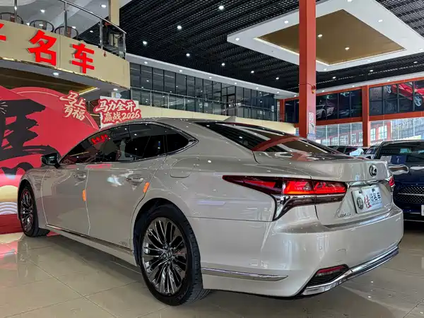 Lexus LS 2018
