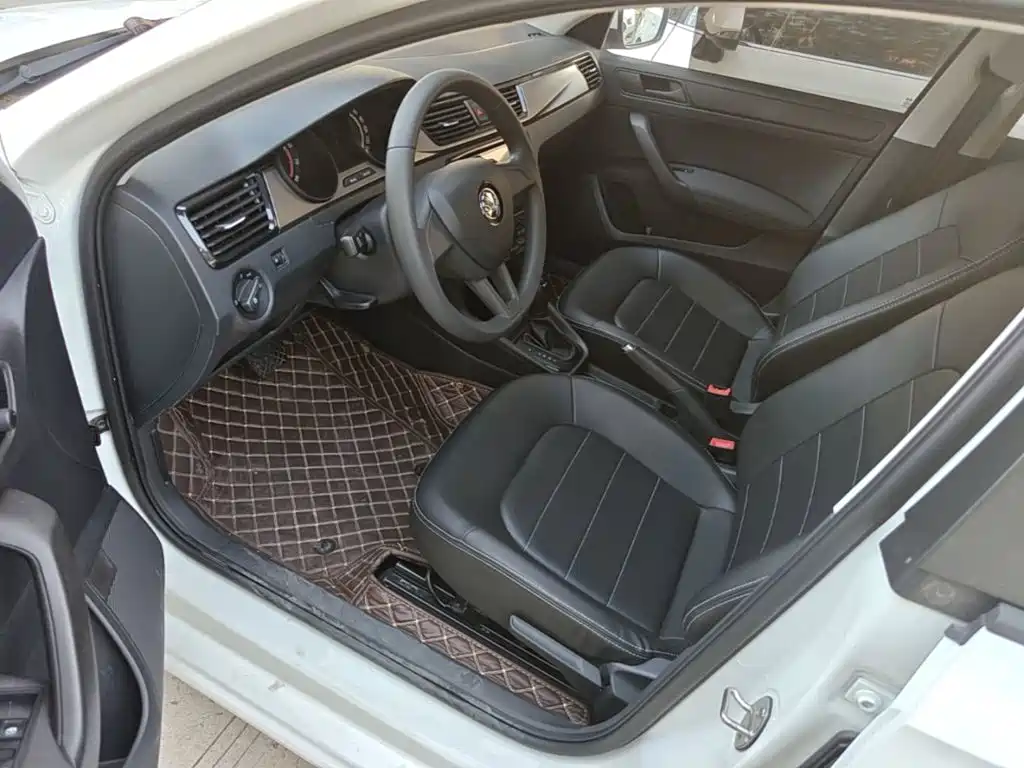 Skoda Rapid Spaceback 2021 — фото 16