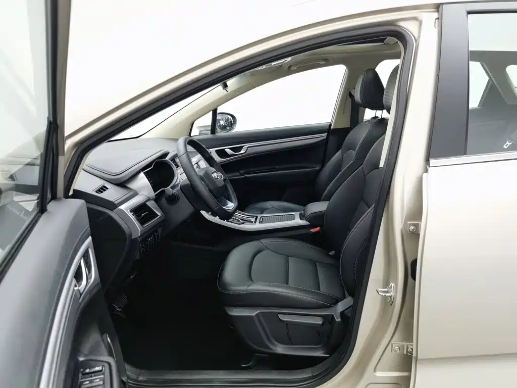 Geely Emgrand GS 2020 — фото 10