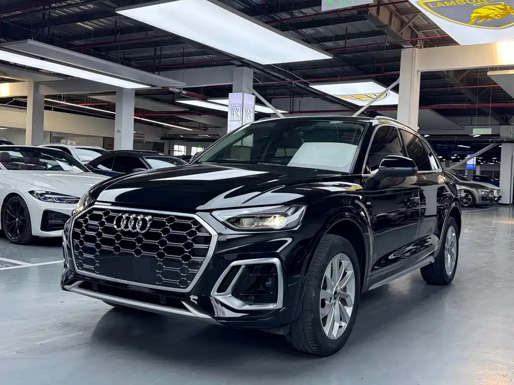 Audi Q5L 2022 — фото 1