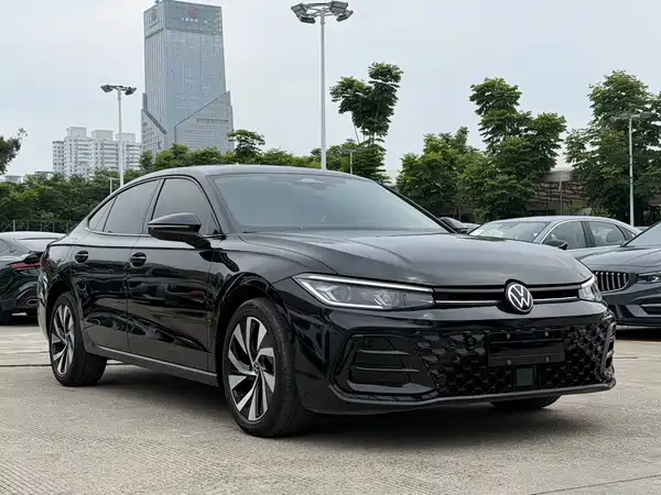 Volkswagen Passat 2025