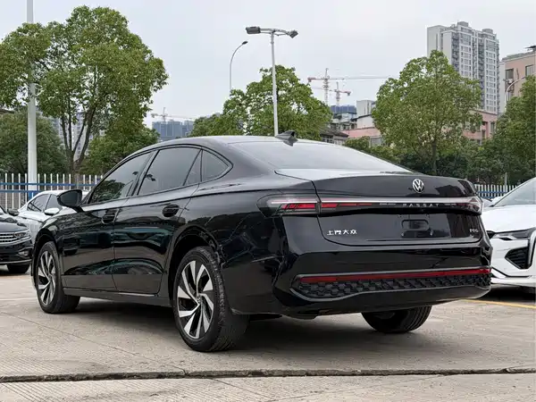 Volkswagen Passat 2025