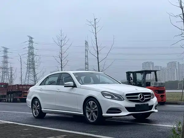 Mercedes-Benz E-Class 2015