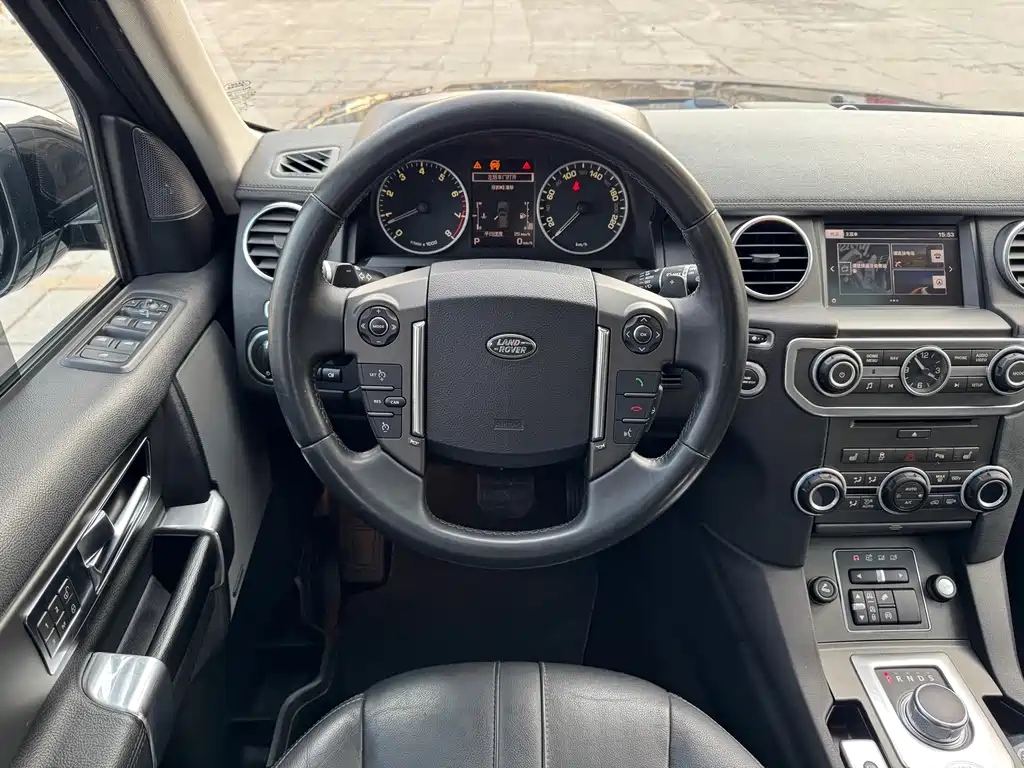Land Rover Discovery 2016 — фото 17