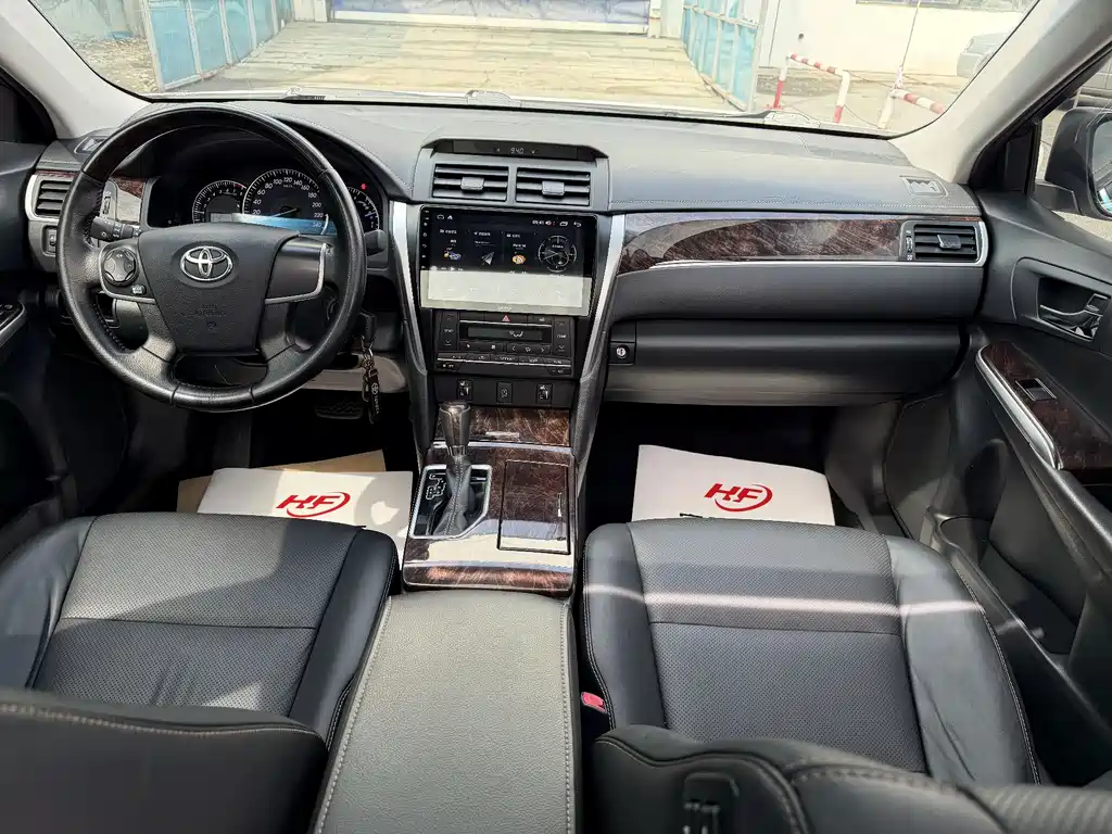 Toyota Camry 2017 — фото 10