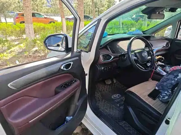 GAC Trumpchi M6 2023