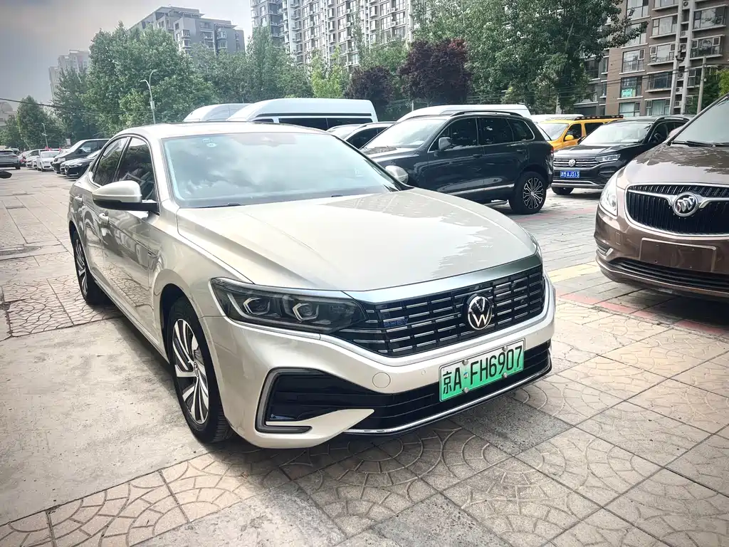 Volkswagen Passat PHEV 2022 — фото 3