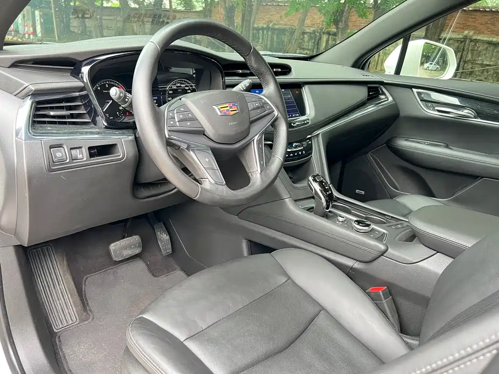 Cadillac XT5 2020 — фото 10