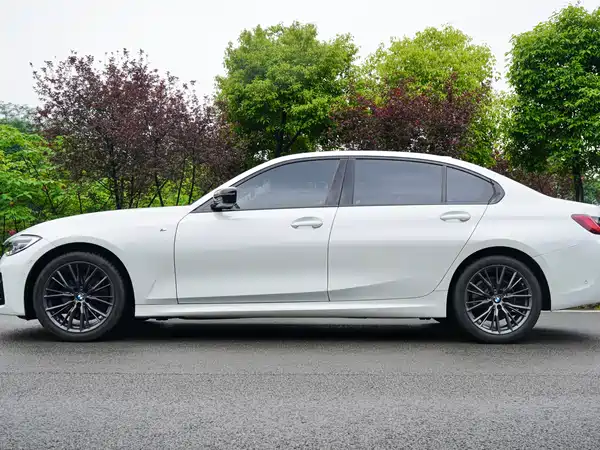 BMW 3 Series 2021