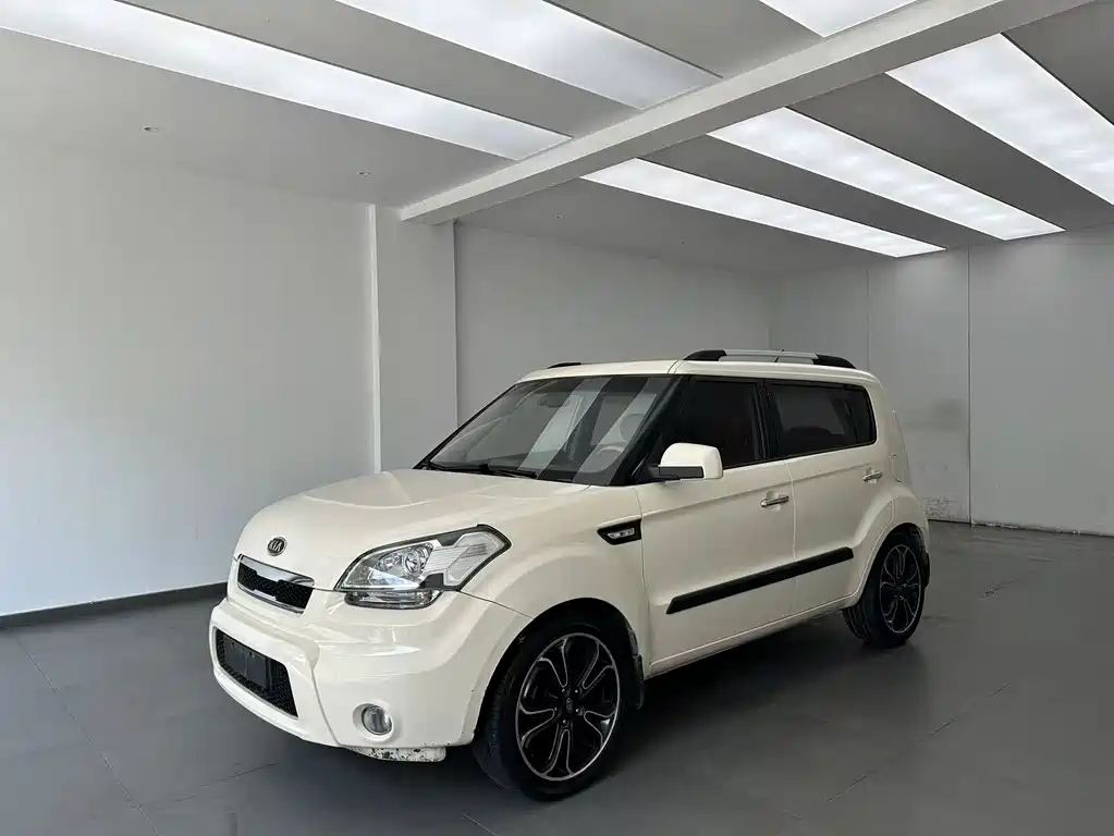 Kia Soul 2010 — фото 1