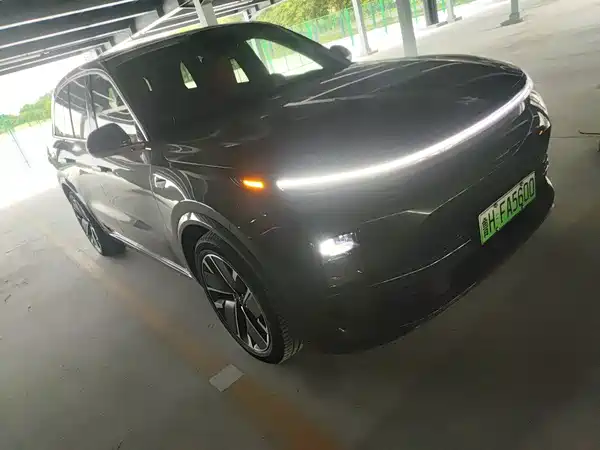 Li Auto L8 2025