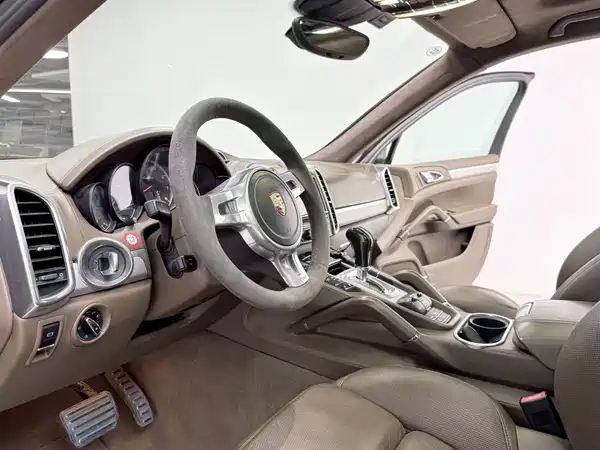 Porsche Cayenne 2011