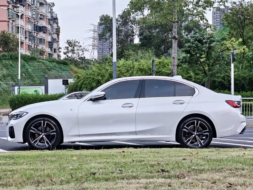 BMW 3 Series 2021