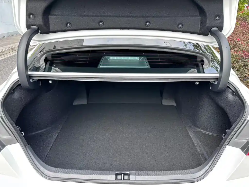 Toyota Camry 2025 — фото 14