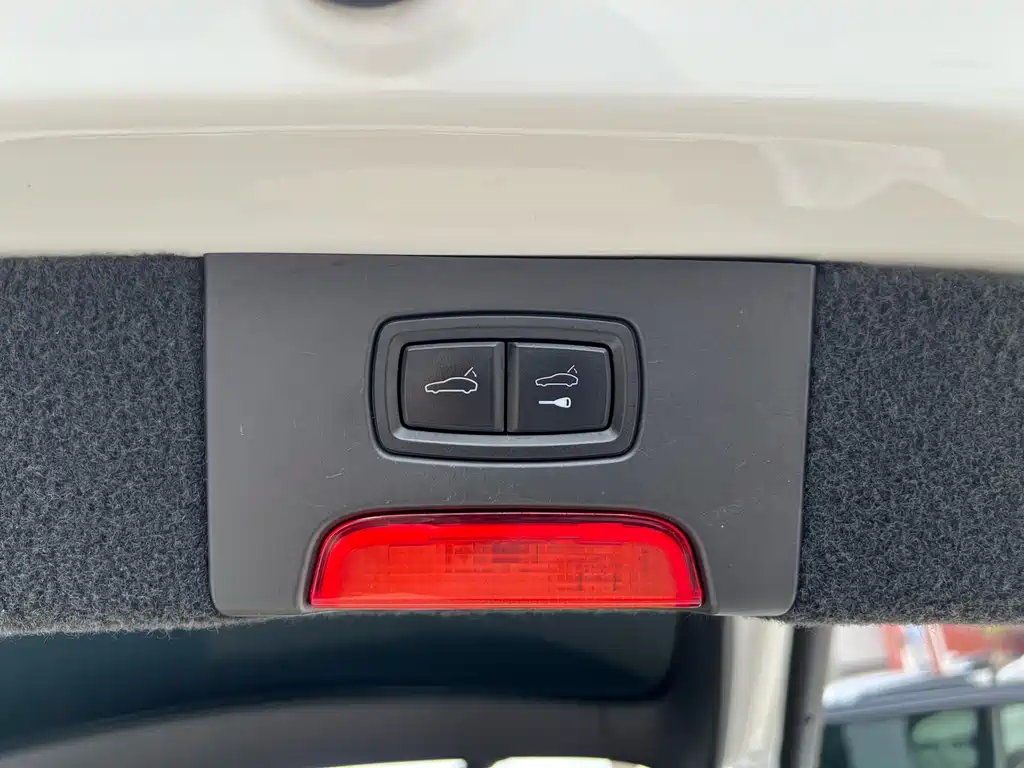 Porsche Cayenne 2016 — фото 17