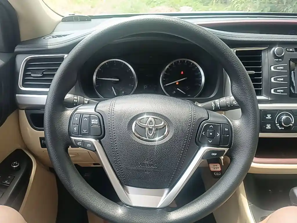 Toyota Highlander 2017 — фото 11