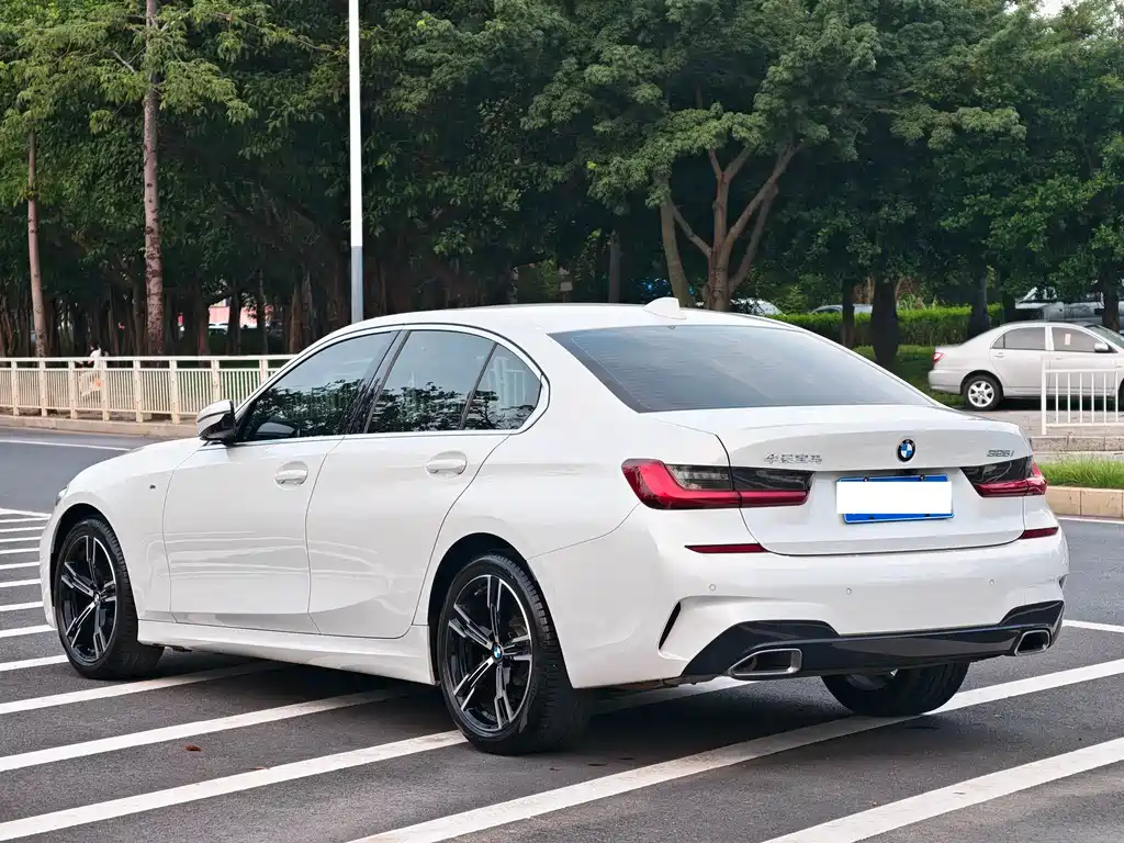 BMW 3 Series 2021
