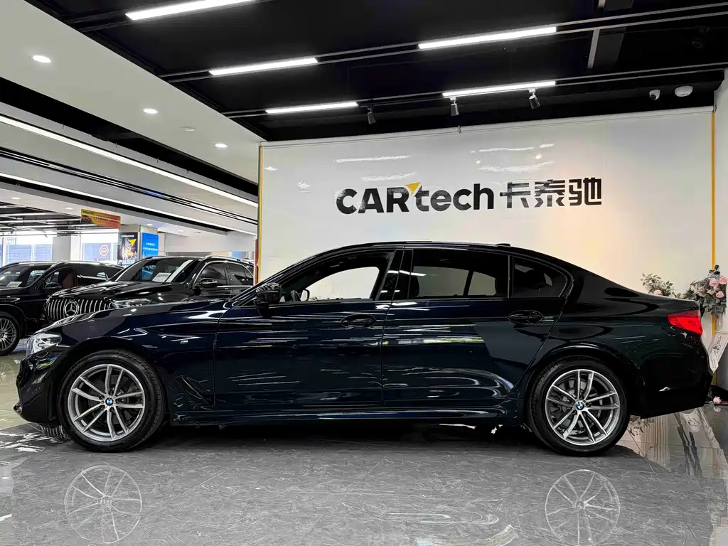 BMW 5 Series 2019 — фото 4