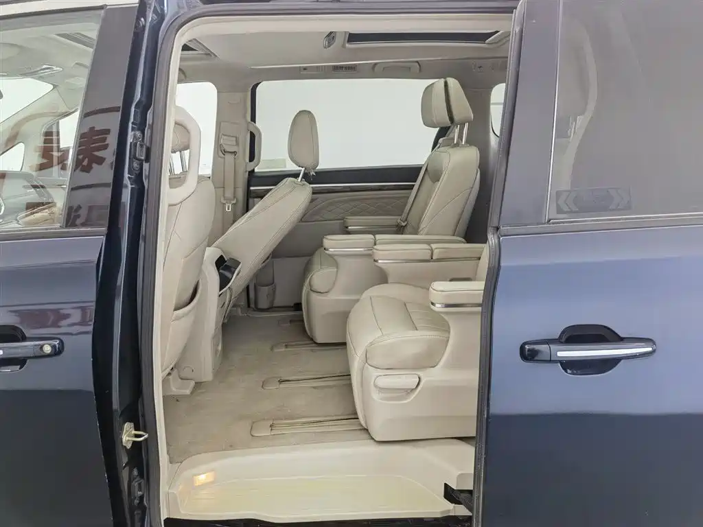 GAC Motor Trumpchi M8 2018 — фото 15