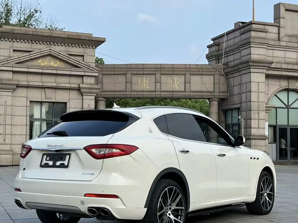 Maserati Levante 2018 — фото 7